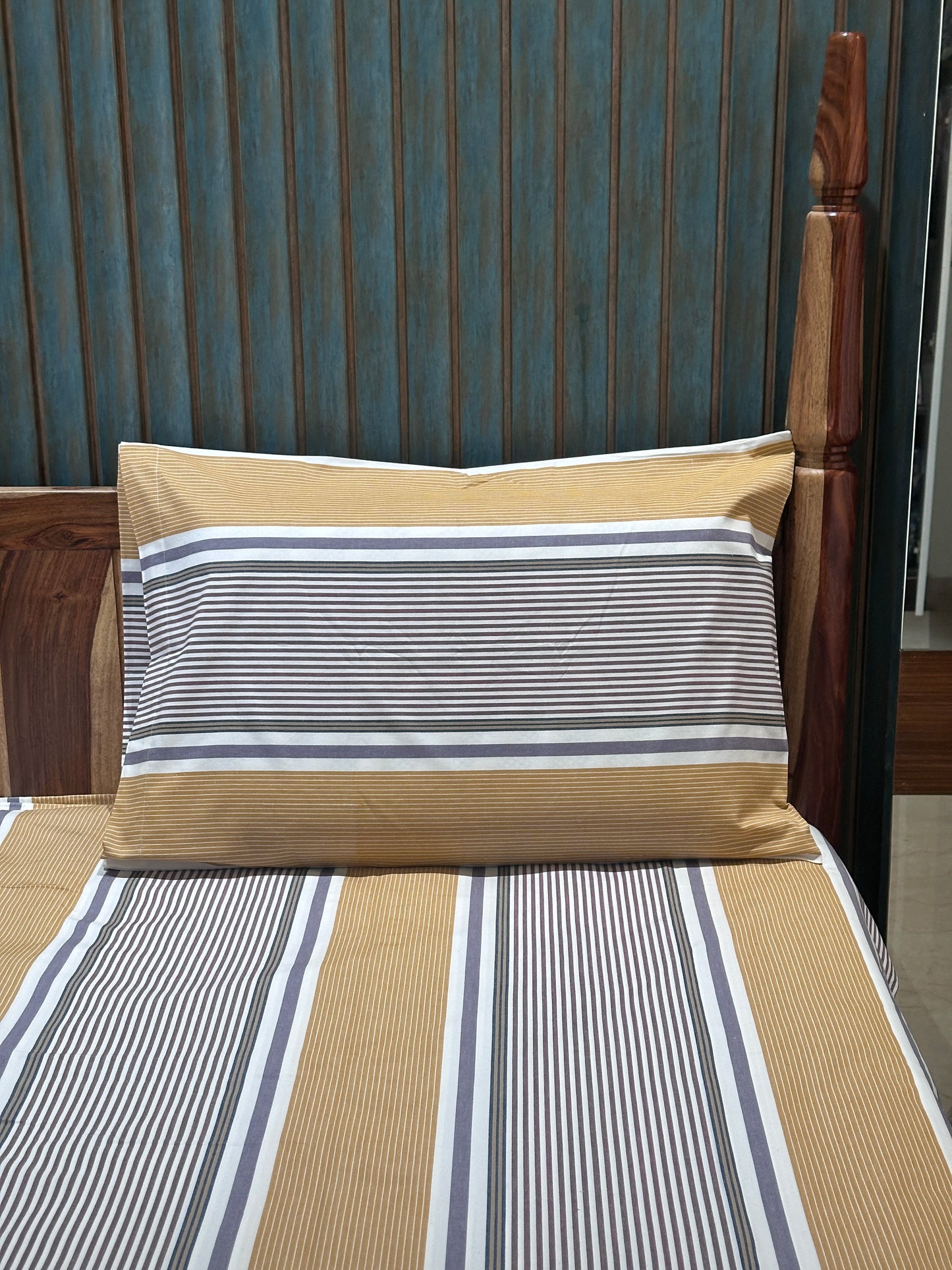 Mustard Bed Sheet with 2 Pillow Cover