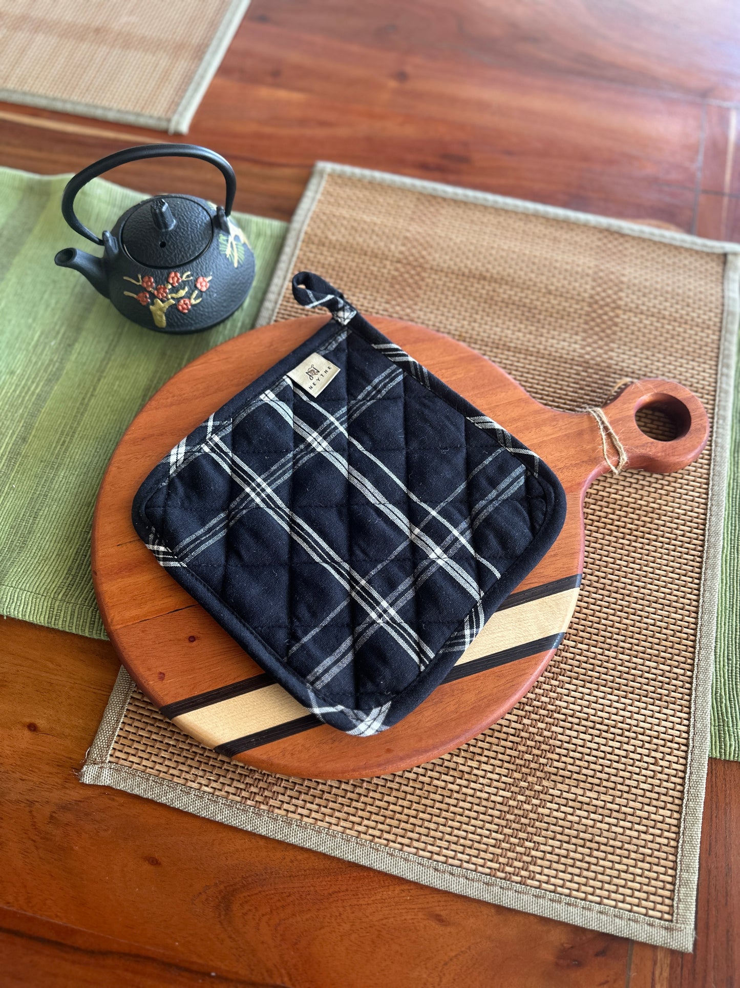 Black Pot Holder